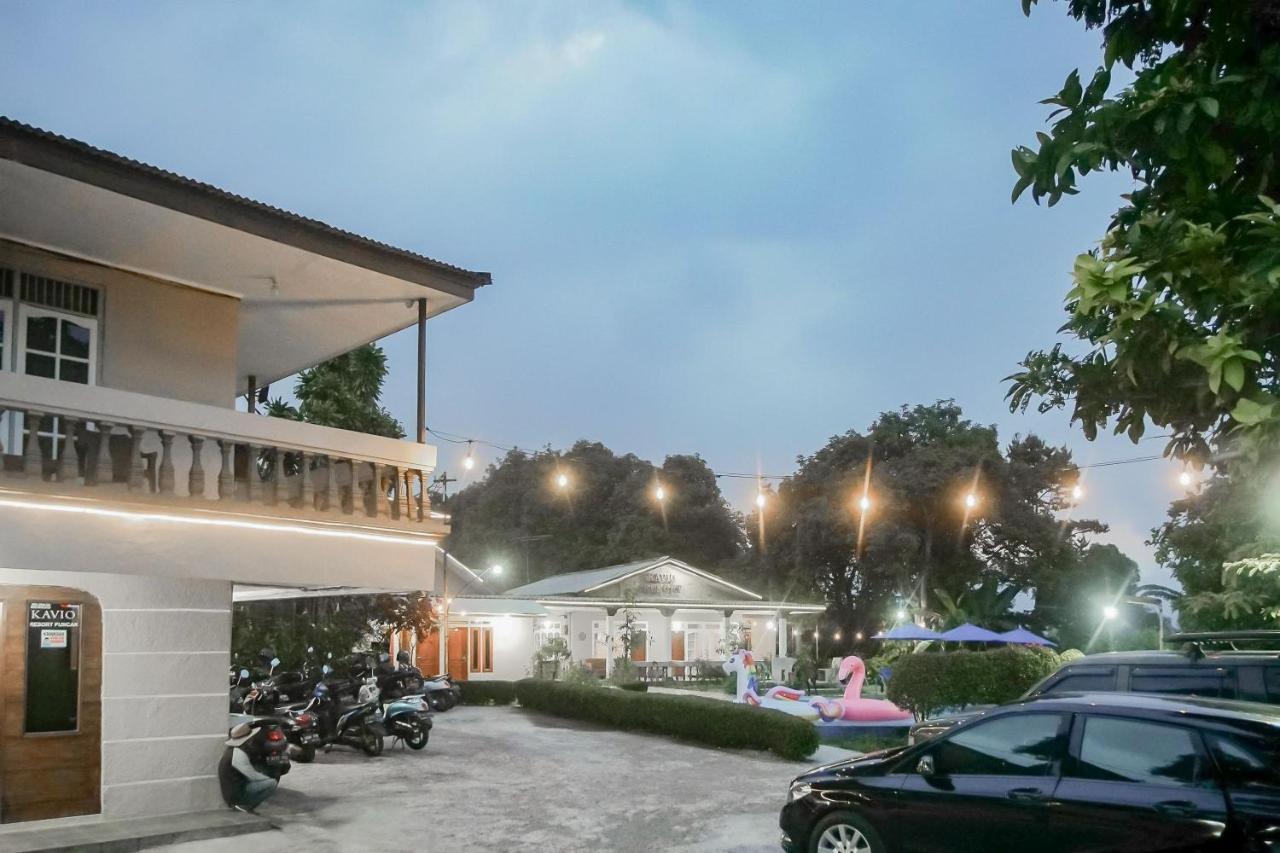 RedDoorz near Taman Safari 2 Hotel Bogor Bagian luar foto
